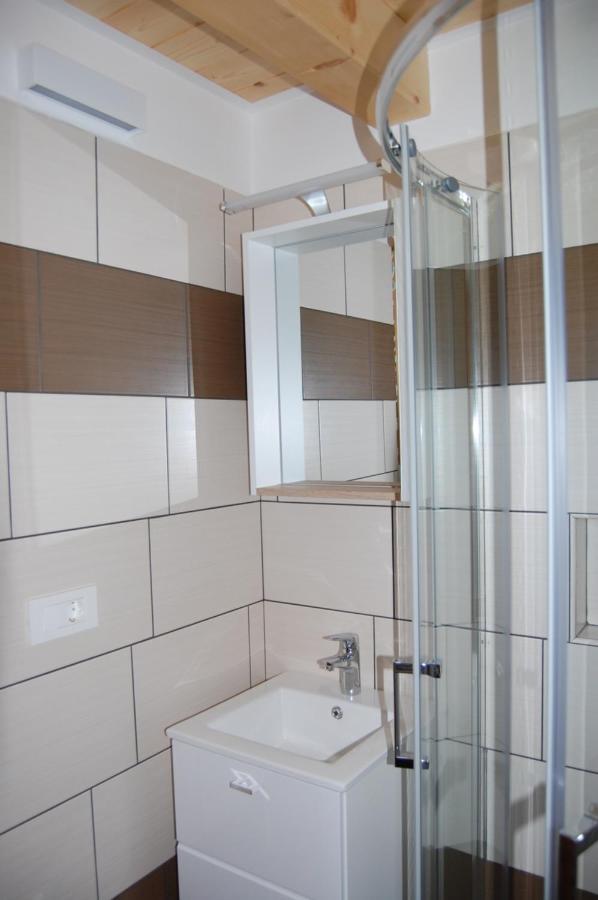 Apartma Hiska Dobravlje Buitenkant foto